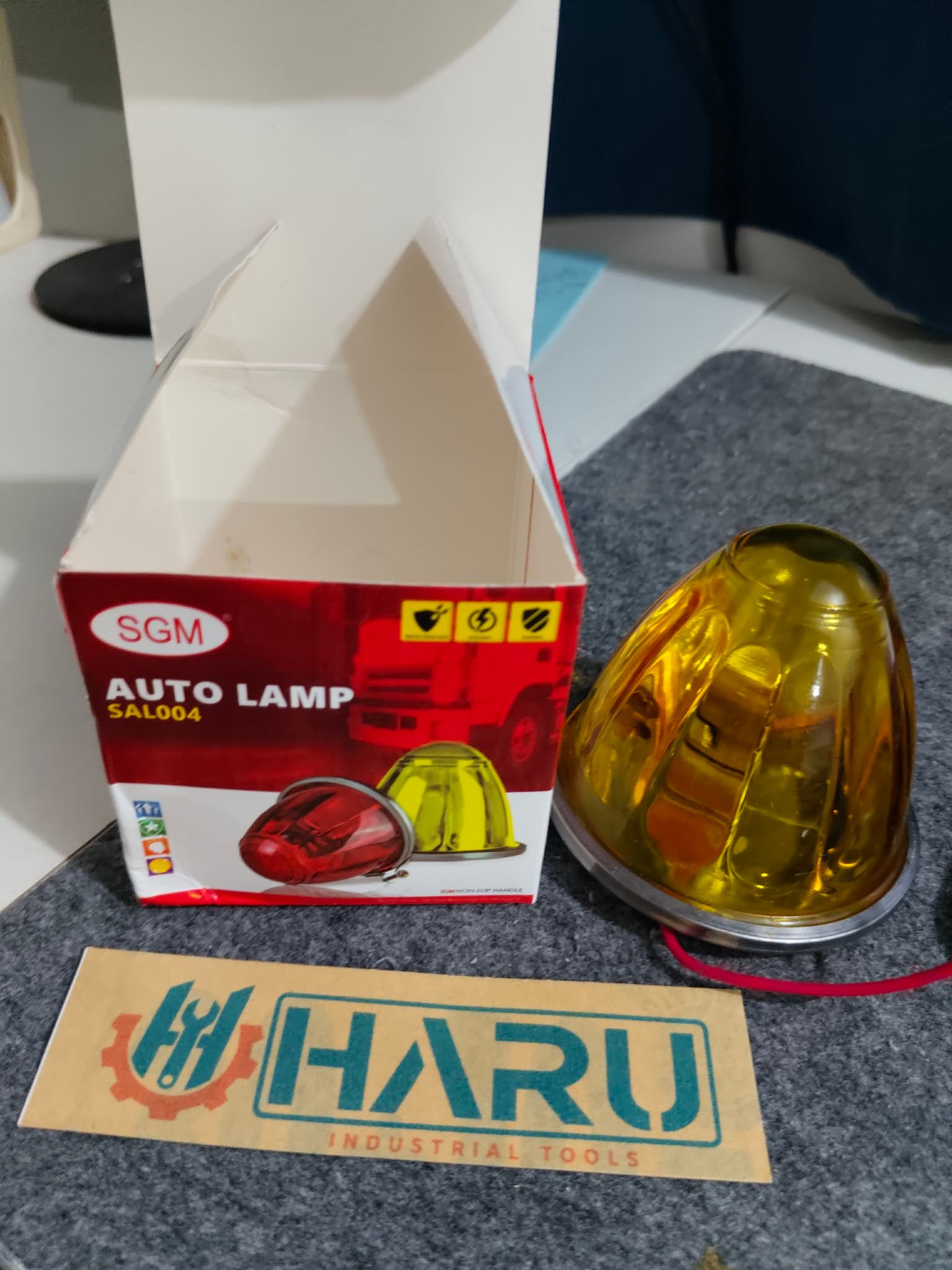 Clearance light Cone Yellow